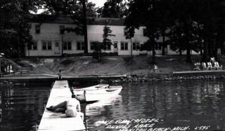 Devils Lake Amusement Park - Hotel (newer photo)